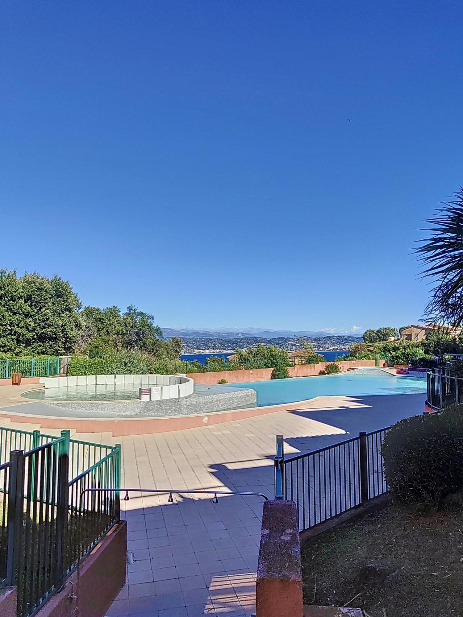 Апартаменты Vue Mer, Piscine, Free Parking Теуль-сюр-Мер Экстерьер фото