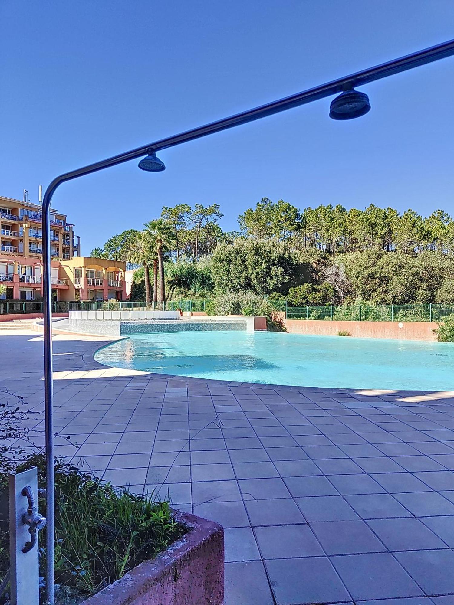 Апартаменты Vue Mer, Piscine, Free Parking Теуль-сюр-Мер Экстерьер фото